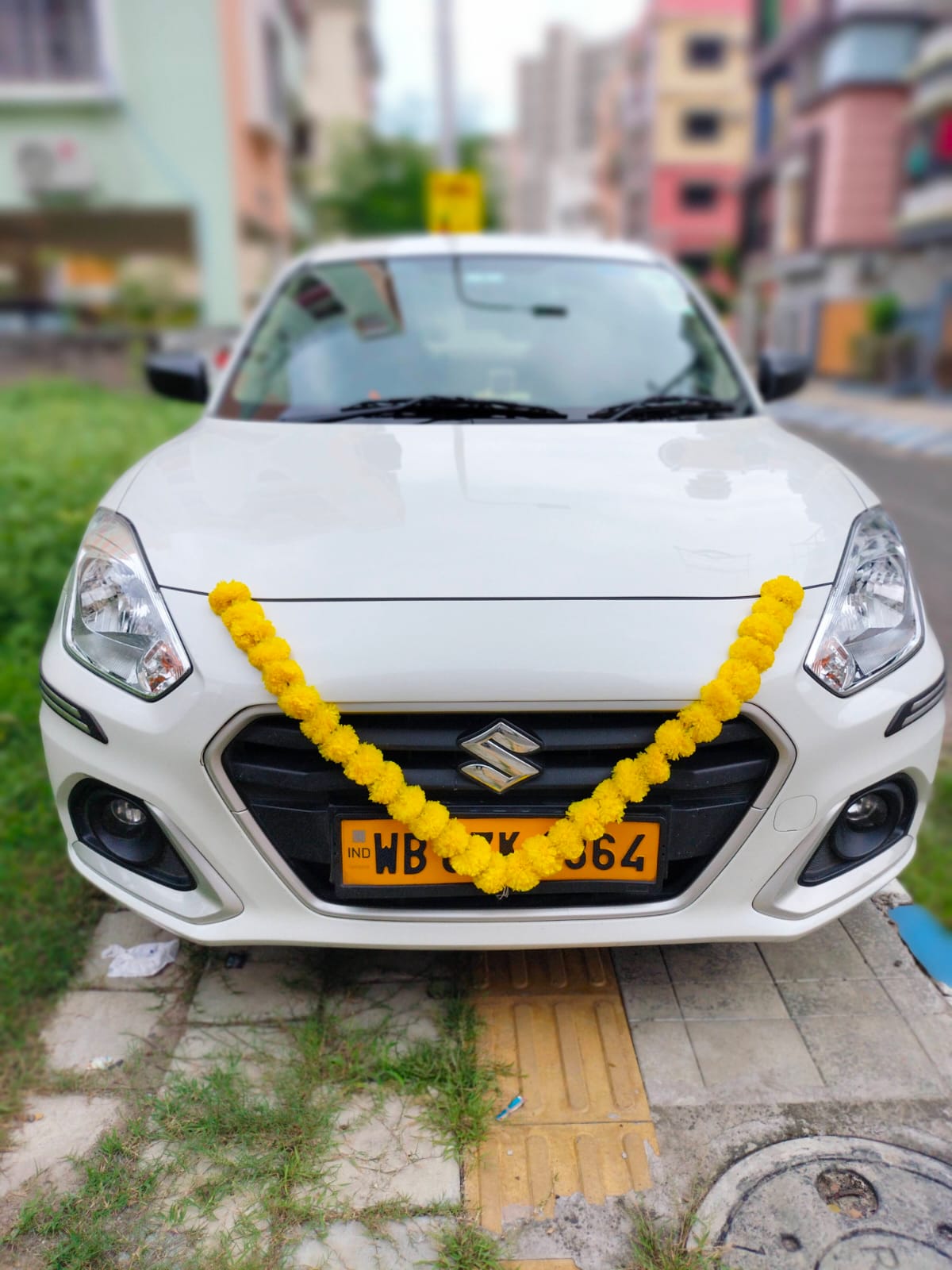 Rishi Tour And Travels car 1