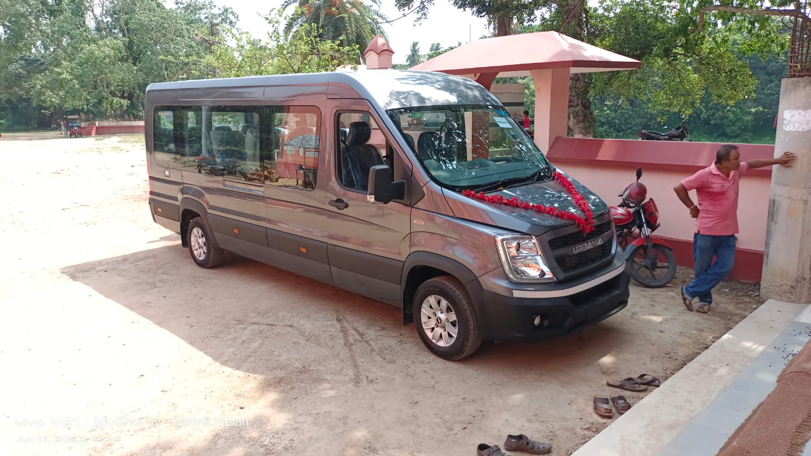 Rishi Tour And Travels car 35