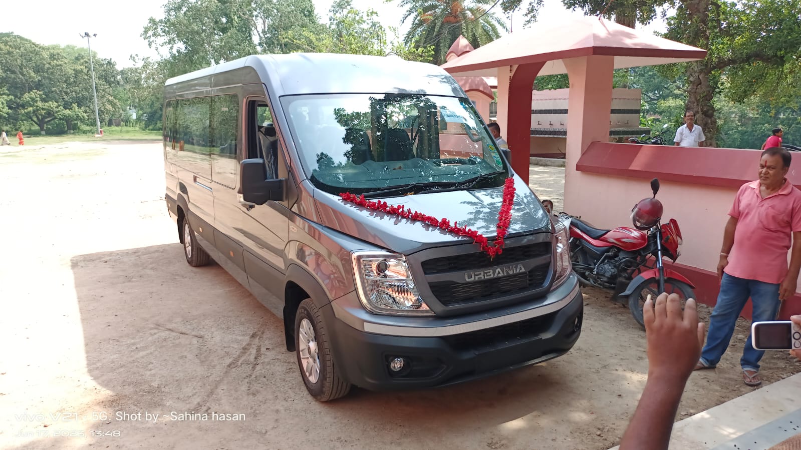 Rishi Tour And Travels car 38