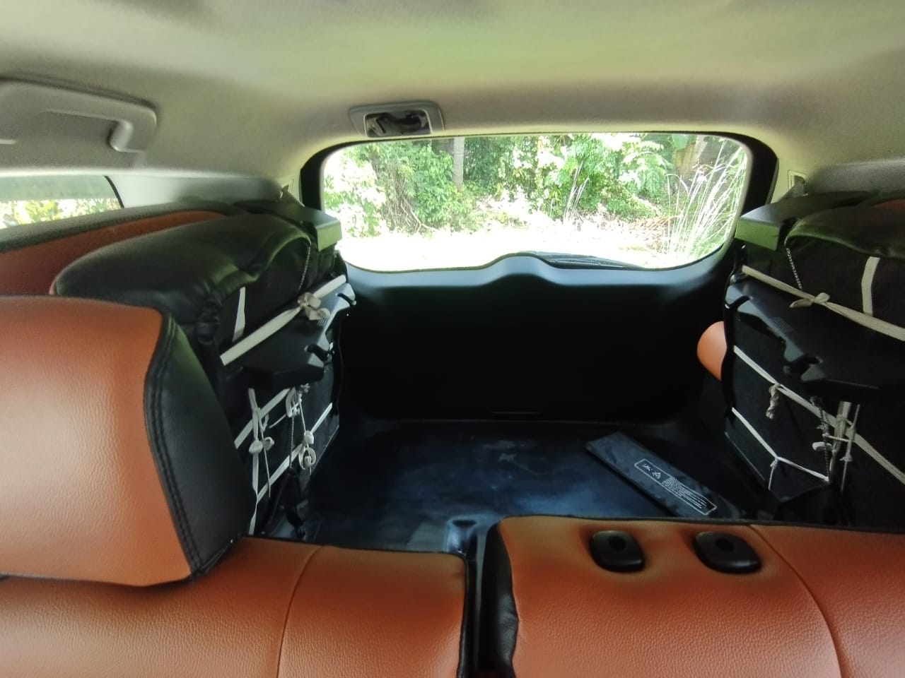 Rishi Tour And Travels car 6