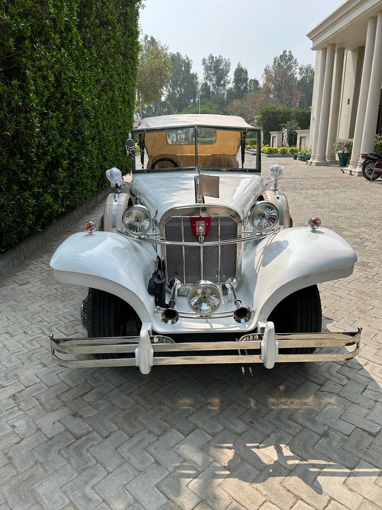Rishi Tour And Travels car 69