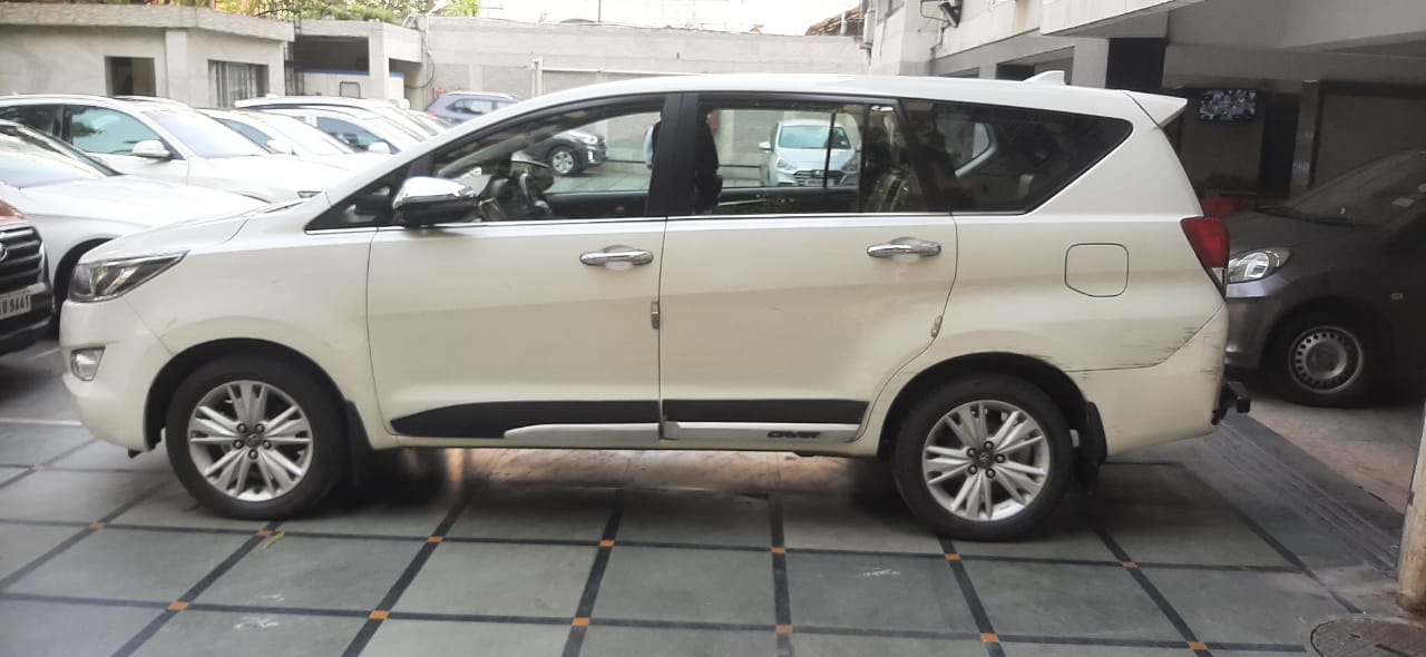 Rishi Tour And Travels car 75